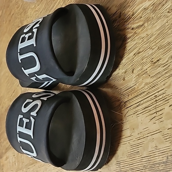 Guess Slides - Picture 3 of 4